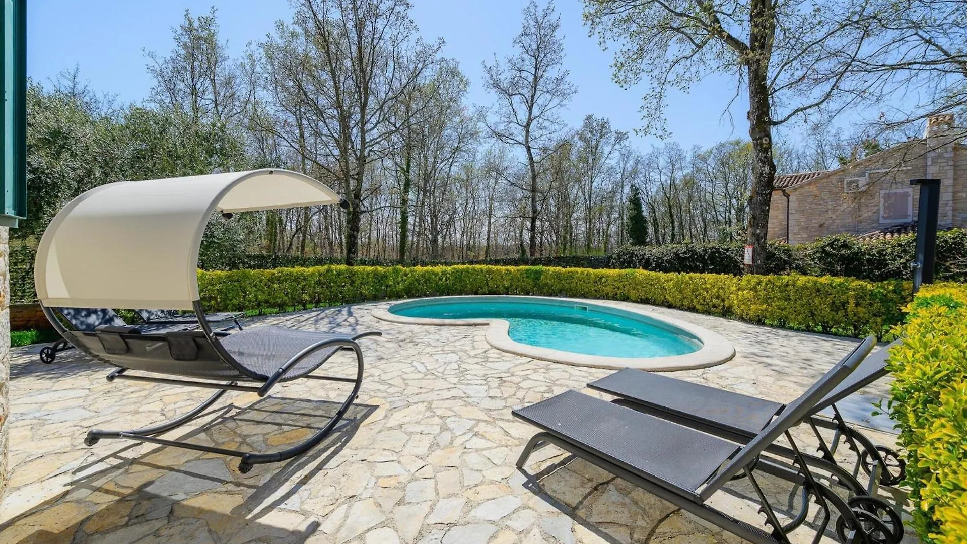 Pretty Villa With View Rajki