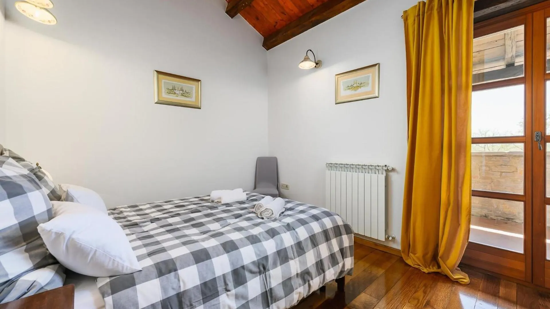 Pretty Villa With View Rajki